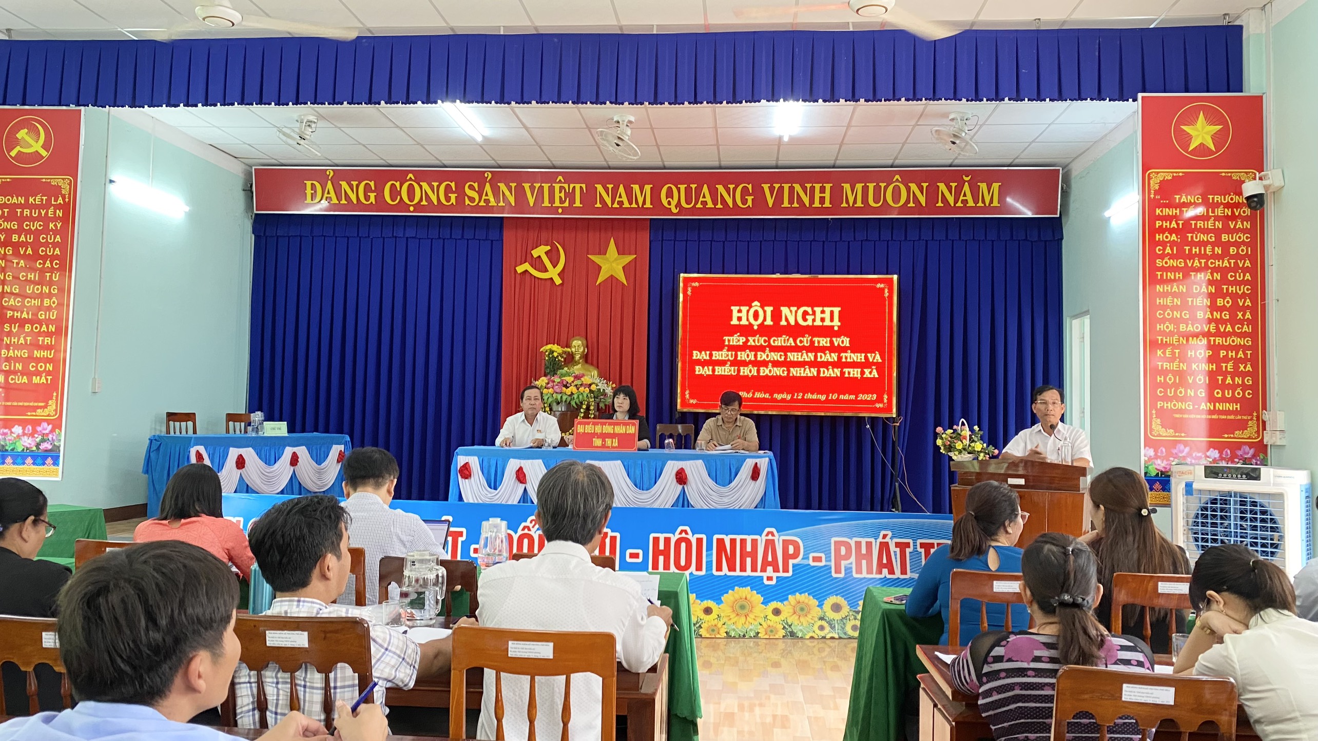Đại biểu HĐND tỉnh, thị xã tiếp xúc cử tri phường Phổ Hòa